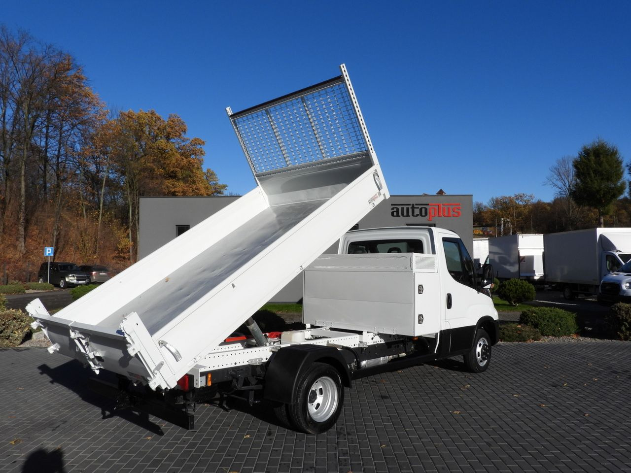 IVECO DAILY 35C16 TIPPER CRUISE CONTROL TWIN WHEELS AIR CONDITIONING 160HP - Kipper bestelwagen: afbeelding 3 IVECO DAILY 35C16 TIPPER CRUISE CONTROL TWIN WHEELS AIR CONDITIONING 160HP - Kipper bestelwagen: afbeelding 3