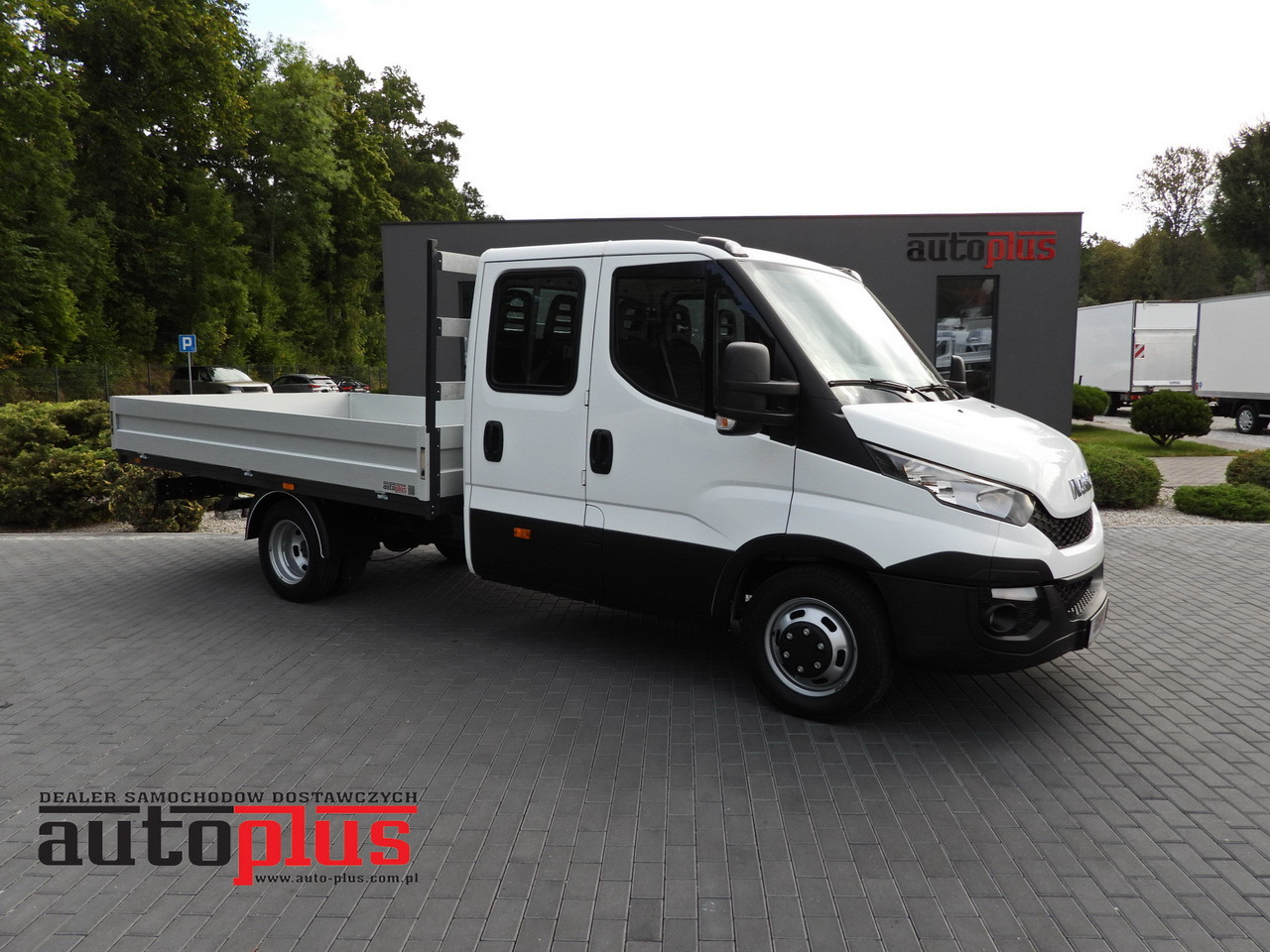 IVECO DAILY 35C17 STAKE BODY DOUBLE CABIN DOKA 7 SEATS CRUISE CONTROL TWIN WHEELS AIR CONDITIONING 170HP - Bestelwagen met dubbele cabine: afbeelding 1 IVECO DAILY 35C17 STAKE BODY DOUBLE CABIN DOKA 7 SEATS CRUISE CONTROL TWIN WHEELS AIR CONDITIONING 170HP - Bestelwagen met dubbele cabine: afbeelding 1