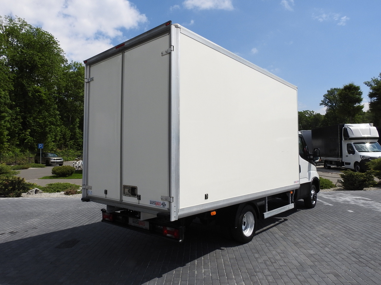 IVECO DAILY 35S14 8 PALLETS CRUISE CONTROL TWIN WHEELS AIR CONDITIONING 140HP - Bestelwagen gesloten laadbak: afbeelding 3 IVECO DAILY 35S14 8 PALLETS CRUISE CONTROL TWIN WHEELS AIR CONDITIONING 140HP - Bestelwagen gesloten laadbak: afbeelding 3