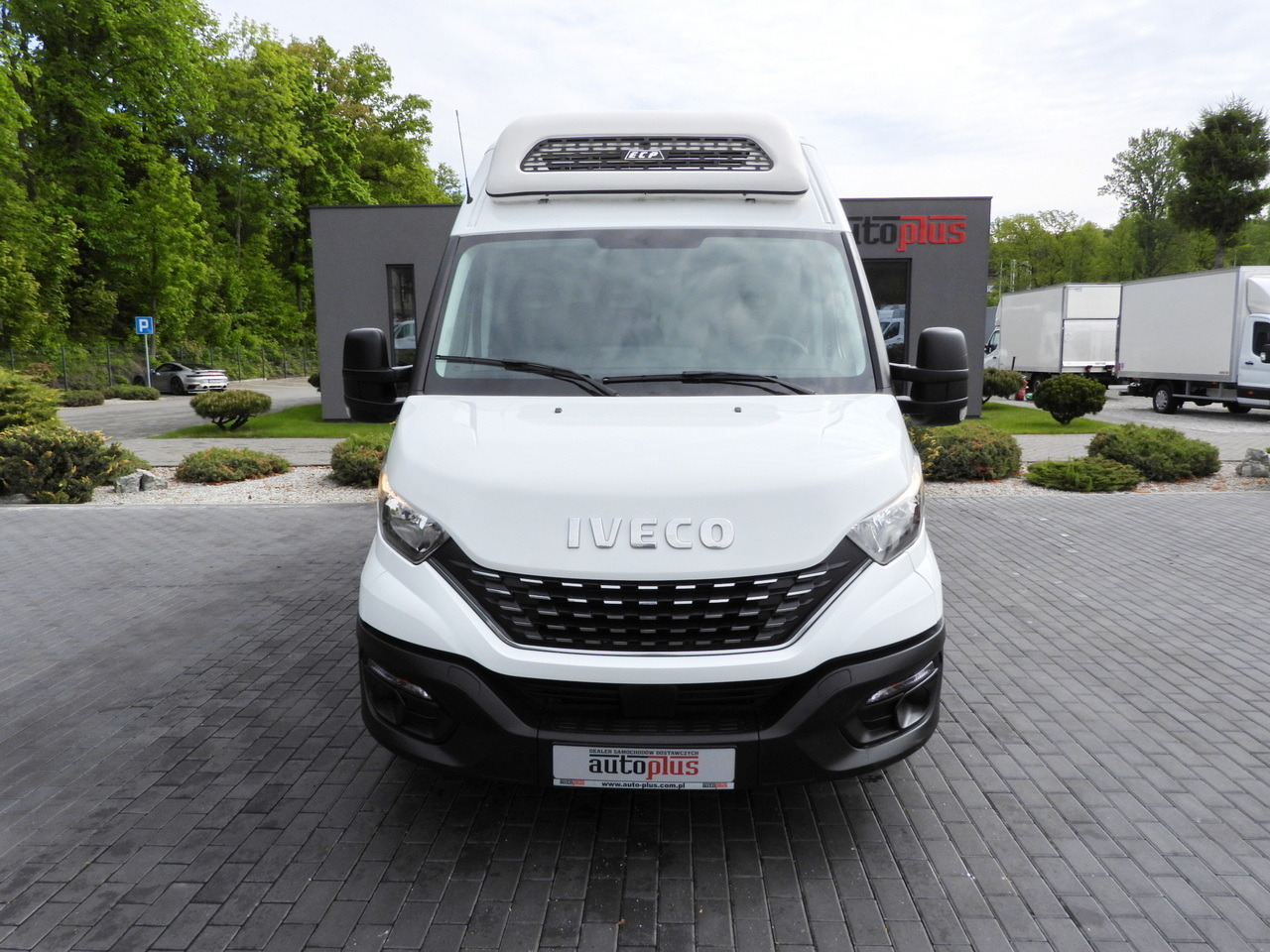 IVECO DAILY 35S14 REFRIGERATOR VAN -10*C POWER SUPPLY 230V CRUISE CONTROL AUTOMATIC TRANSMISSION HI-MATIC AIR CONDITIONING 140HP - Koelwagen: afbeelding 5 IVECO DAILY 35S14 REFRIGERATOR VAN -10*C POWER SUPPLY 230V CRUISE CONTROL AUTOMATIC TRANSMISSION HI-MATIC AIR CONDITIONING 140HP - Koelwagen: afbeelding 5