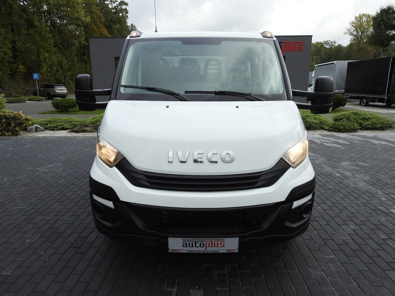 IVECO DAILY 35S15 STAKE BODY DOUBLE CABIN DOKA 7 SEATS AIR CONDITIONING 150HP - Bestelwagen met dubbele cabine: afbeelding 5 IVECO DAILY 35S15 STAKE BODY DOUBLE CABIN DOKA 7 SEATS AIR CONDITIONING 150HP - Bestelwagen met dubbele cabine: afbeelding 5