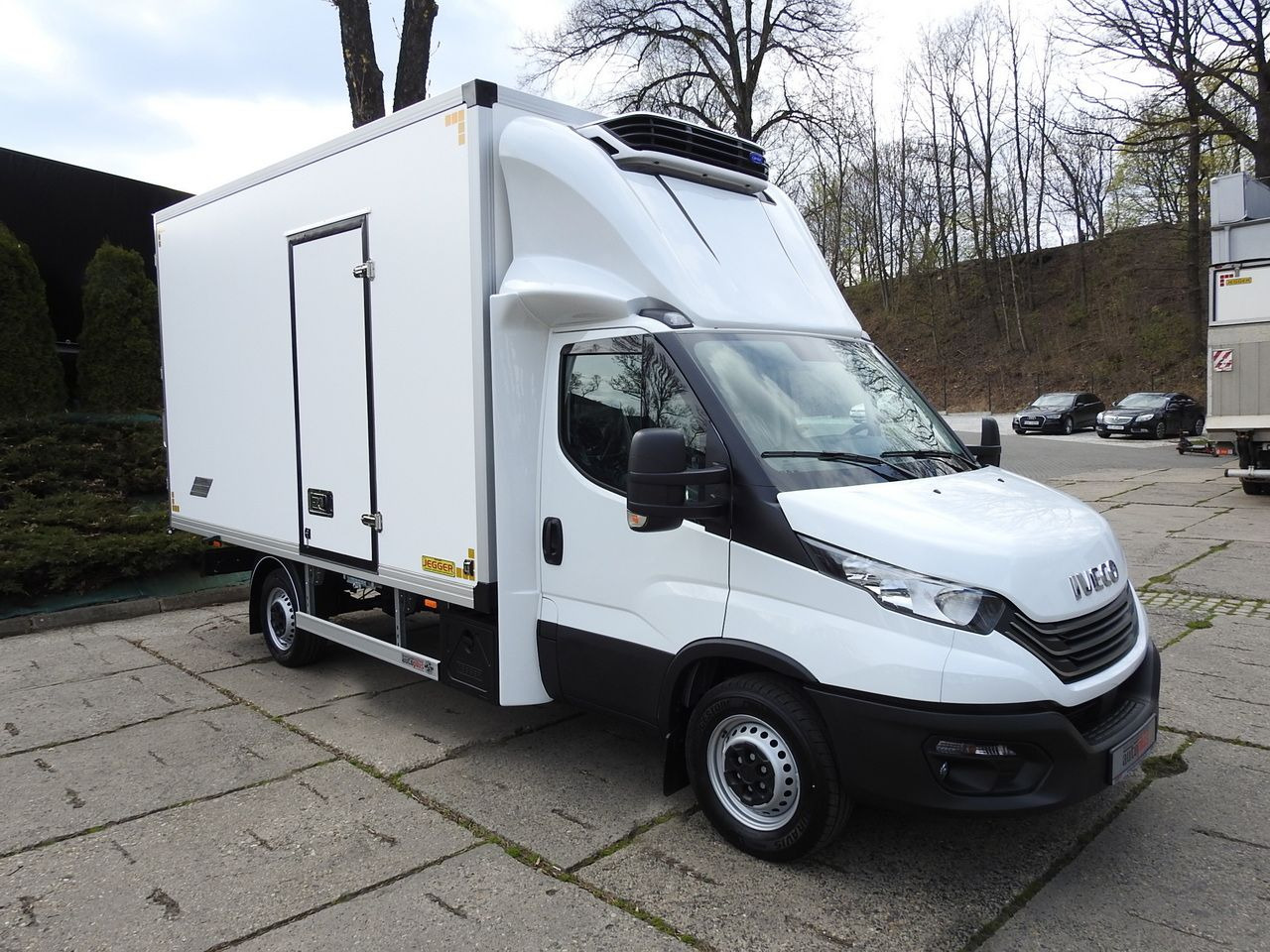 IVECO DAILY 35S16 NEW REGRIGERATOR BOX -10*C 8 PALLETS HEATING FUNCTION POWER SUPPLY 230V CRUISE CONTROL AIR CONDITIONING 160HP - Koelwagen: afbeelding 4 IVECO DAILY 35S16 NEW REGRIGERATOR BOX -10*C 8 PALLETS HEATING FUNCTION POWER SUPPLY 230V CRUISE CONTROL AIR CONDITIONING 160HP - Koelwagen: afbeelding 4
