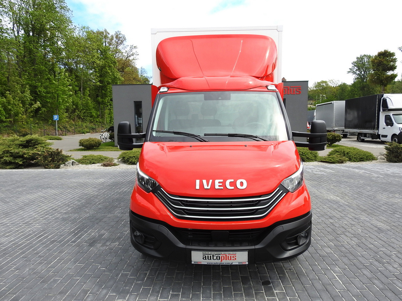 IVECO DAILY 35S18 NEW BOX 10 PALLETS CRUISE CONTROL NAVIGATION AIR CONDITIONING LED LIGHTS GUARANTEE 180HP - Bestelwagen gesloten laadbak: afbeelding 5 IVECO DAILY 35S18 NEW BOX 10 PALLETS CRUISE CONTROL NAVIGATION AIR CONDITIONING LED LIGHTS GUARANTEE 180HP - Bestelwagen gesloten laadbak: afbeelding 5