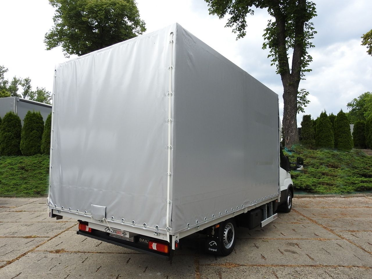 IVECO DAILY 35S18 NEW TARPAULIN WEBASTO CRUISE CONTROL AIR CONDITIONING 180HP - Schuifzeilen bestelwagen: afbeelding 3 IVECO DAILY 35S18 NEW TARPAULIN WEBASTO CRUISE CONTROL AIR CONDITIONING 180HP - Schuifzeilen bestelwagen: afbeelding 3