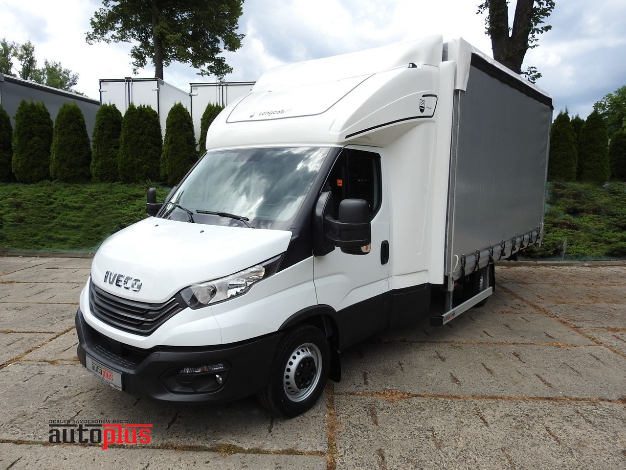 Nieuw Schuifzeilen bestelwagen IVECO DAILY 35S18 NEW TARPAULIN WEBASTO CRUISE CONTROL AIR CONDITIONING 180HP: afbeelding 1