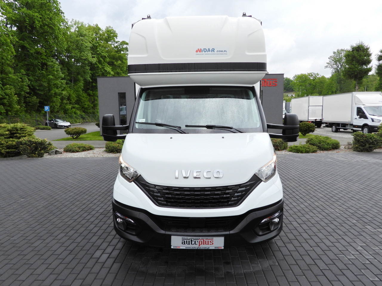 IVECO DAILY 35S18 TARPAULIN 10 PALLETS WEBASTO CRUISE CONTROL AIR CONDITIONING 180HP - Schuifzeilen bestelwagen: afbeelding 5 IVECO DAILY 35S18 TARPAULIN 10 PALLETS WEBASTO CRUISE CONTROL AIR CONDITIONING 180HP - Schuifzeilen bestelwagen: afbeelding 5