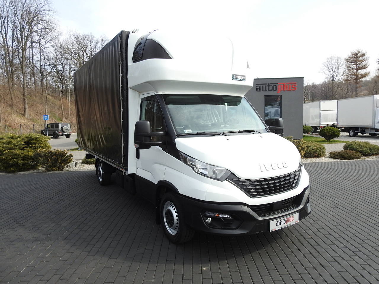 IVECO DAILY 35S18 TARPAULIN 10 PALLETS WEBASTO CRUISE CONTROL AIR CONDITIONING 180HP - Schuifzeilen bestelwagen: afbeelding 1 IVECO DAILY 35S18 TARPAULIN 10 PALLETS WEBASTO CRUISE CONTROL AIR CONDITIONING 180HP - Schuifzeilen bestelwagen: afbeelding 1