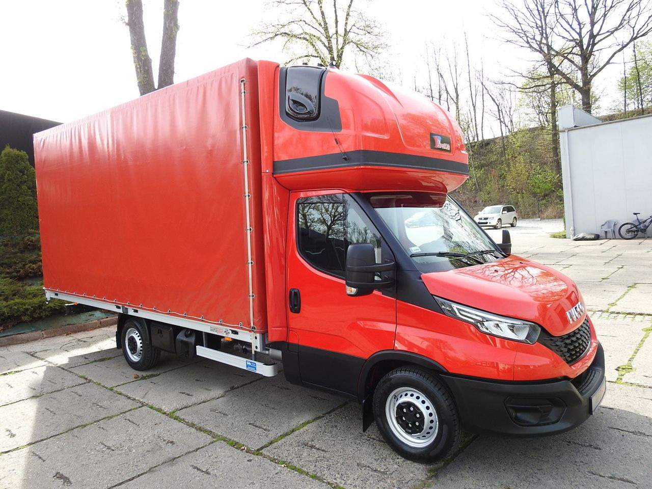 IVECO DAILY 35S18 TARPAULIN 10 PALLETS WEBASTO CRUISE CONTROL LED LIGHTS AIR CONDITIONING 180HP - Schuifzeilen bestelwagen: afbeelding 4 IVECO DAILY 35S18 TARPAULIN 10 PALLETS WEBASTO CRUISE CONTROL LED LIGHTS AIR CONDITIONING 180HP - Schuifzeilen bestelwagen: afbeelding 4