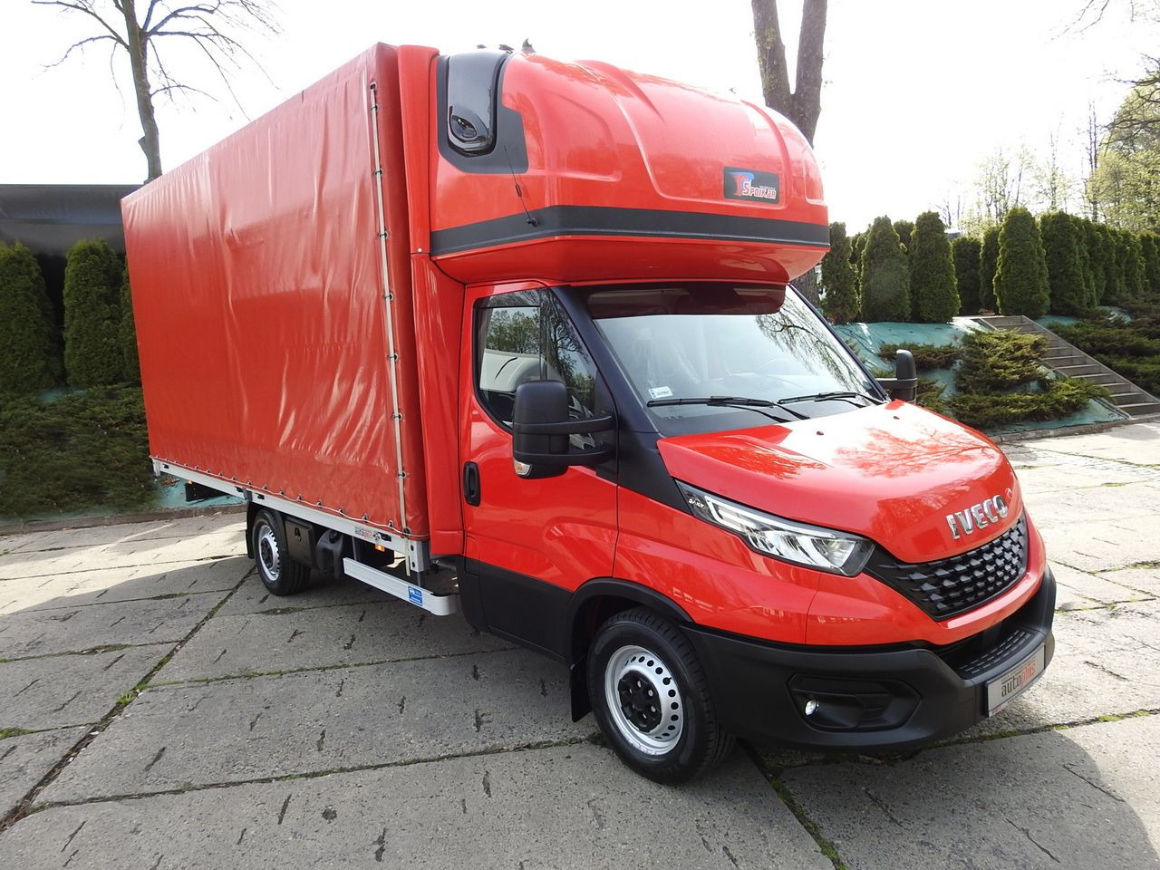 Schuifzeilen bestelwagen IVECO DAILY 35S18 TARPAULIN 10 PALLETS WEBASTO CRUISE CONTROL LED LIGHTS AIR CONDITIONING 180HP: afbeelding 23 Schuifzeilen bestelwagen IVECO DAILY 35S18 TARPAULIN 10 PALLETS WEBASTO CRUISE CONTROL LED LIGHTS AIR CONDITIONING 180HP: afbeelding 23