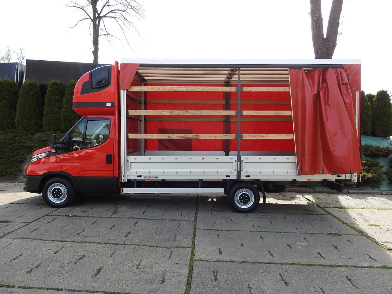 Schuifzeilen bestelwagen IVECO DAILY 35S18 TARPAULIN 10 PALLETS WEBASTO CRUISE CONTROL LED LIGHTS AIR CONDITIONING 180HP: afbeelding 8 Schuifzeilen bestelwagen IVECO DAILY 35S18 TARPAULIN 10 PALLETS WEBASTO CRUISE CONTROL LED LIGHTS AIR CONDITIONING 180HP: afbeelding 8