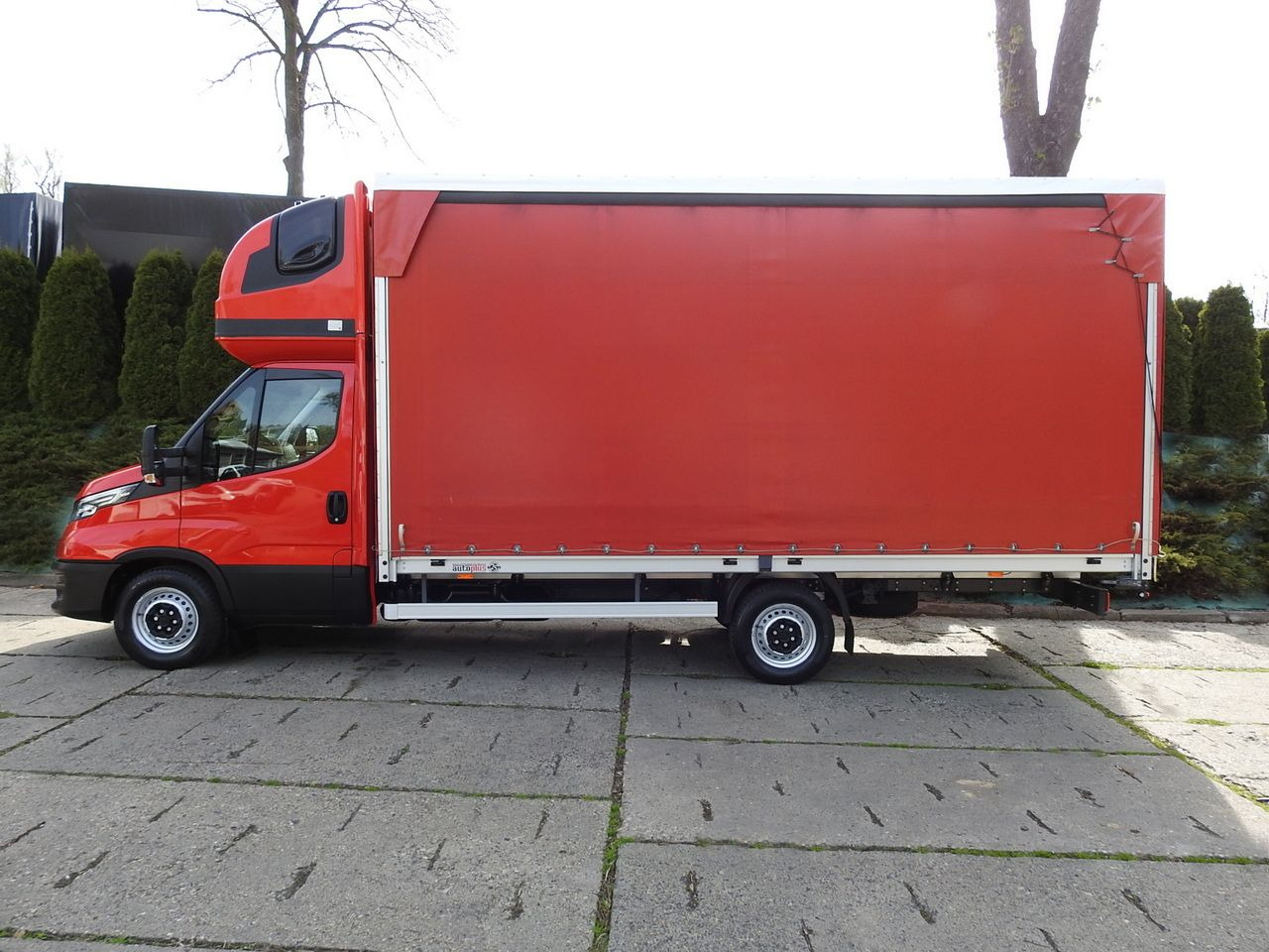 Schuifzeilen bestelwagen IVECO DAILY 35S18 TARPAULIN 10 PALLETS WEBASTO CRUISE CONTROL LED LIGHTS AIR CONDITIONING 180HP: afbeelding 9 Schuifzeilen bestelwagen IVECO DAILY 35S18 TARPAULIN 10 PALLETS WEBASTO CRUISE CONTROL LED LIGHTS AIR CONDITIONING 180HP: afbeelding 9