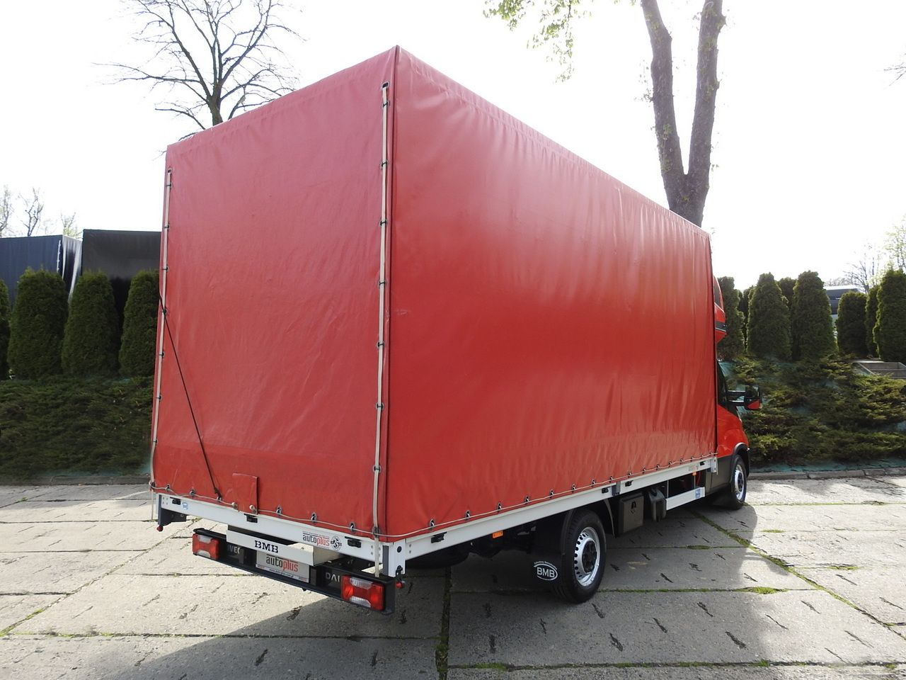 IVECO DAILY 35S18 TARPAULIN 10 PALLETS WEBASTO CRUISE CONTROL LED LIGHTS AIR CONDITIONING 180HP - Schuifzeilen bestelwagen: afbeelding 3 IVECO DAILY 35S18 TARPAULIN 10 PALLETS WEBASTO CRUISE CONTROL LED LIGHTS AIR CONDITIONING 180HP - Schuifzeilen bestelwagen: afbeelding 3