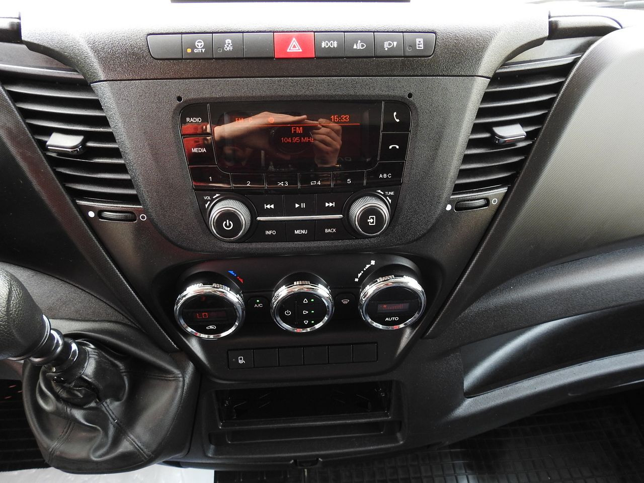 Schuifzeilen bestelwagen IVECO DAILY 35S18 TARPAULIN 10 PALLETS WEBASTO CRUISE CONTROL LED LIGHTS AIR CONDITIONING 180HP: afbeelding 39 Schuifzeilen bestelwagen IVECO DAILY 35S18 TARPAULIN 10 PALLETS WEBASTO CRUISE CONTROL LED LIGHTS AIR CONDITIONING 180HP: afbeelding 39