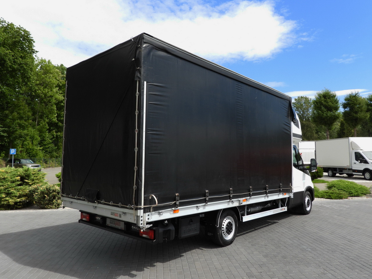 IVECO DAILY 35S18 TARPAULIN 10 PALLETS WEBASTO CRUISE CONTROL LED LIGHTS PNEUMATICS AIR CONDITIONING 180HP - Schuifzeilen bestelwagen: afbeelding 3 IVECO DAILY 35S18 TARPAULIN 10 PALLETS WEBASTO CRUISE CONTROL LED LIGHTS PNEUMATICS AIR CONDITIONING 180HP - Schuifzeilen bestelwagen: afbeelding 3