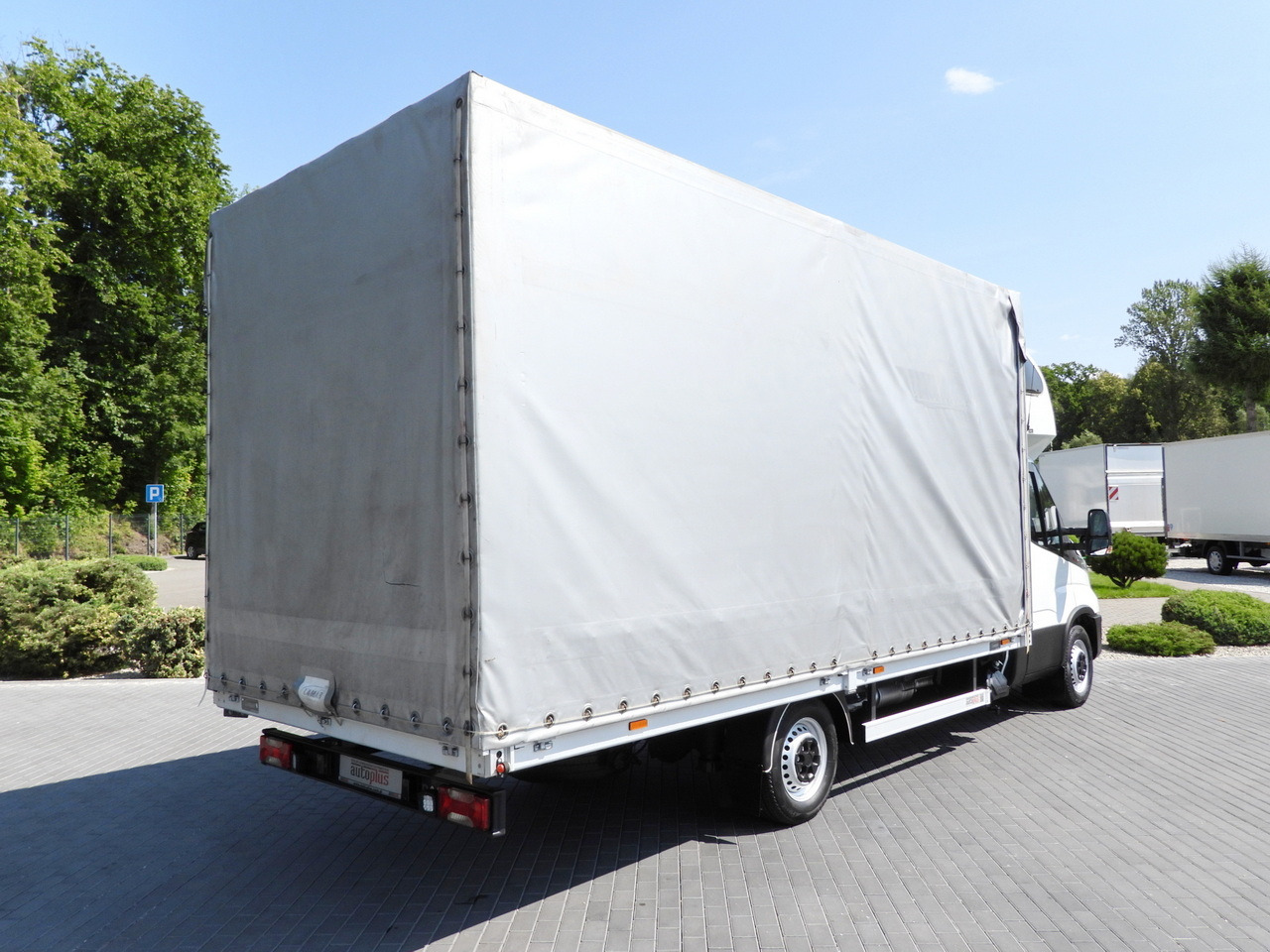 IVECO DAILY 35S18 TARPAULIN 10 PALLETS WEBASTO CRUISE CONTROL LED LIGHTS PNEUMATICS AIR CONDITIONING  180HP - Schuifzeilen bestelwagen: afbeelding 3 IVECO DAILY 35S18 TARPAULIN 10 PALLETS WEBASTO CRUISE CONTROL LED LIGHTS PNEUMATICS AIR CONDITIONING  180HP - Schuifzeilen bestelwagen: afbeelding 3