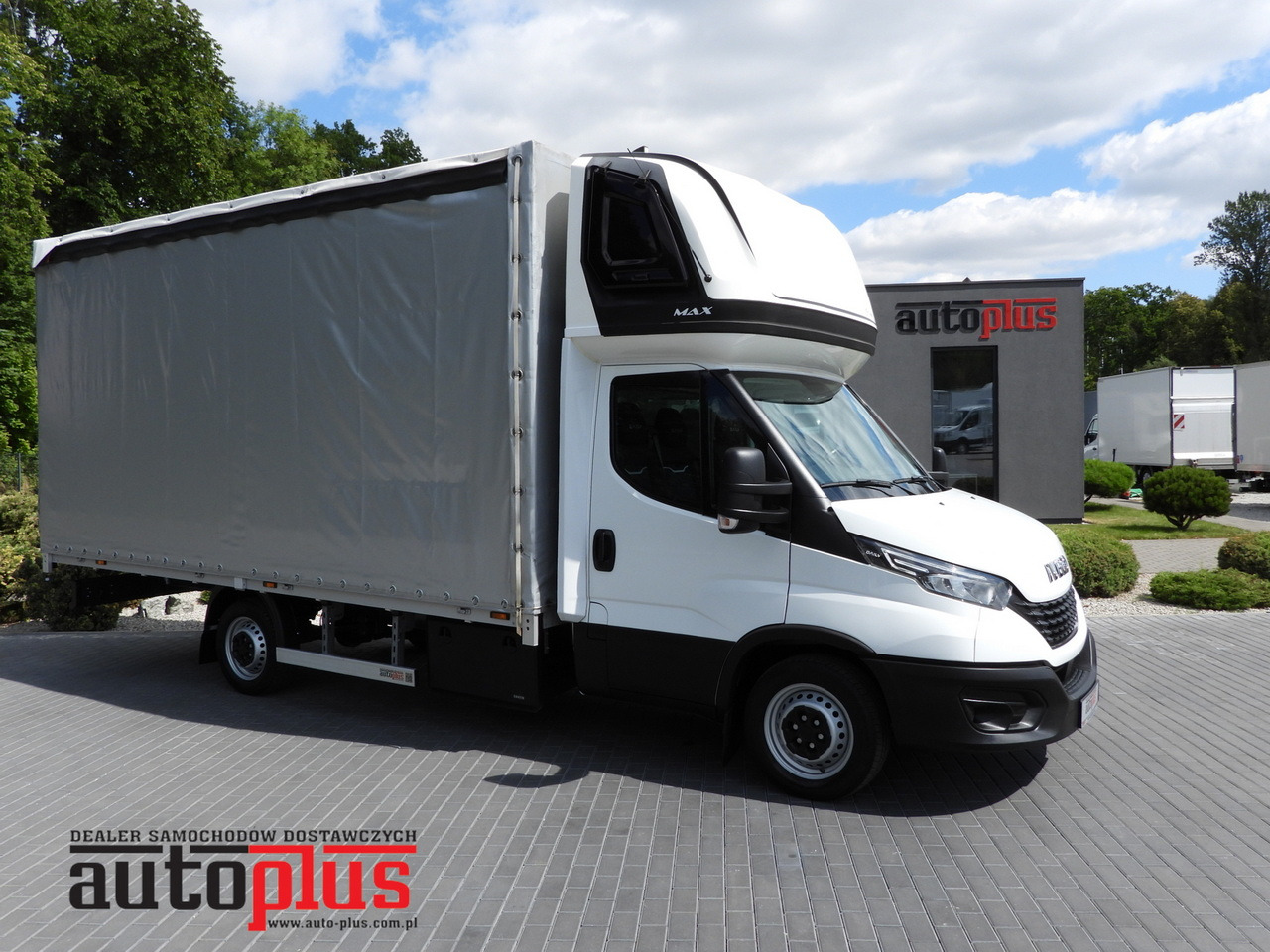 IVECO DAILY 35S18 TARPAULIN 10 PALLETS WEBASTO CRUISE CONTROL NAVIGATION LED LIGHTS AIR CONDITIONING 180HP - Schuifzeilen bestelwagen: afbeelding 1 IVECO DAILY 35S18 TARPAULIN 10 PALLETS WEBASTO CRUISE CONTROL NAVIGATION LED LIGHTS AIR CONDITIONING 180HP - Schuifzeilen bestelwagen: afbeelding 1