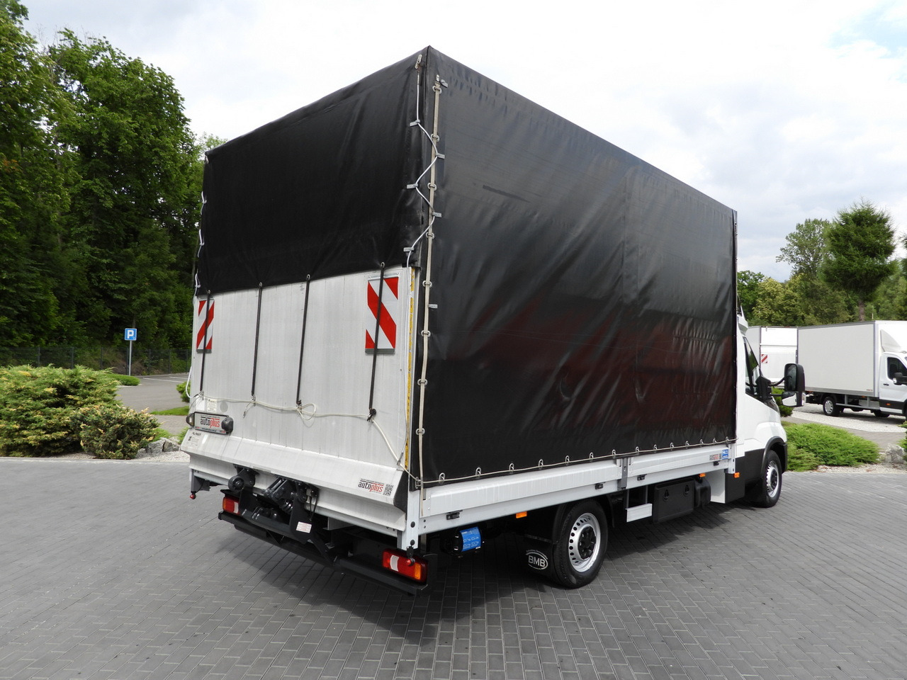 IVECO DAILY 35S18 TARPAULIN LIFT 10 PALLETS WEBASTO CRUISE CONTROL PNEUMATICS AIR CONDITIONING 180HP - Schuifzeilen bestelwagen: afbeelding 3 IVECO DAILY 35S18 TARPAULIN LIFT 10 PALLETS WEBASTO CRUISE CONTROL PNEUMATICS AIR CONDITIONING 180HP - Schuifzeilen bestelwagen: afbeelding 3