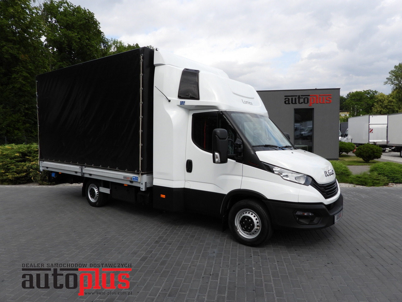 IVECO DAILY 35S18 TARPAULIN LIFT 10 PALLETS WEBASTO CRUISE CONTROL PNEUMATICS AIR CONDITIONING 180HP - Schuifzeilen bestelwagen: afbeelding 1 IVECO DAILY 35S18 TARPAULIN LIFT 10 PALLETS WEBASTO CRUISE CONTROL PNEUMATICS AIR CONDITIONING 180HP - Schuifzeilen bestelwagen: afbeelding 1
