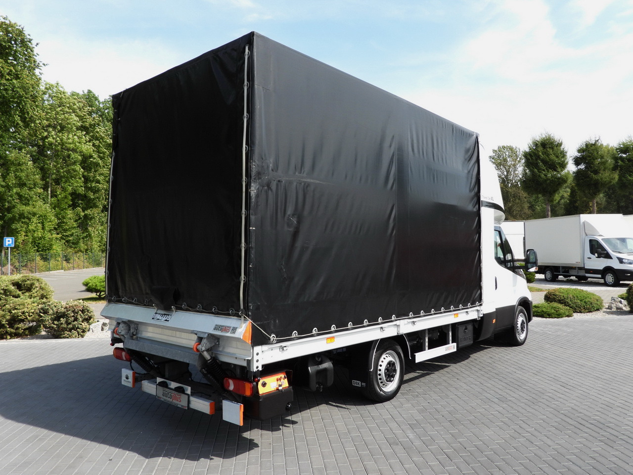 IVECO DAILY 35S18 TARPAULIN LIFT 8 PALLETS CRUISE CONTROL AIR CONDITIONING 180HP - Schuifzeilen bestelwagen: afbeelding 3 IVECO DAILY 35S18 TARPAULIN LIFT 8 PALLETS CRUISE CONTROL AIR CONDITIONING 180HP - Schuifzeilen bestelwagen: afbeelding 3