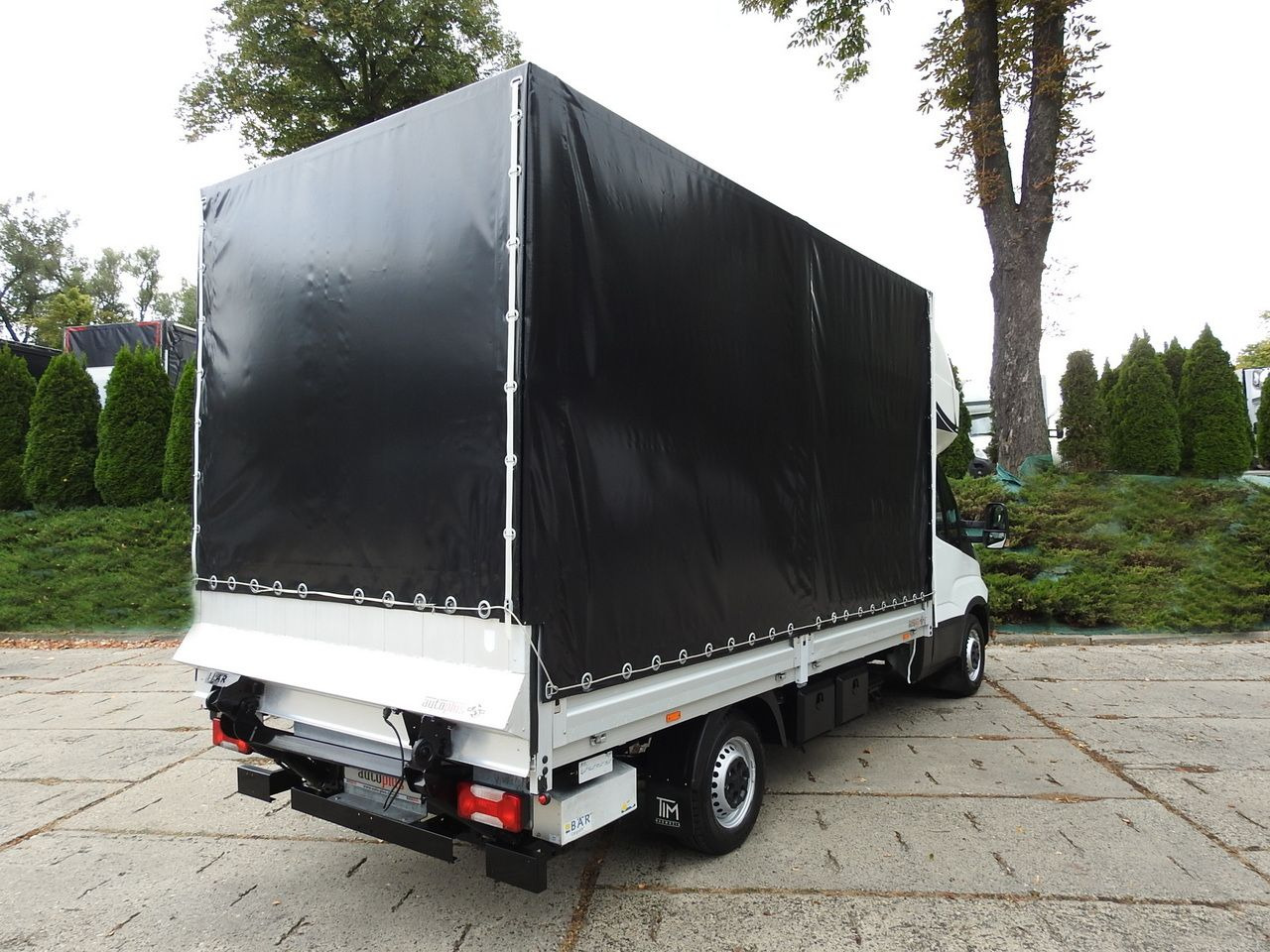 IVECO DAILY 35S18 TARPAULIN LIFT 8 PALLETS CRUISE CONTROL AIR CONDITIONING 180HP - Schuifzeilen bestelwagen: afbeelding 3 IVECO DAILY 35S18 TARPAULIN LIFT 8 PALLETS CRUISE CONTROL AIR CONDITIONING 180HP - Schuifzeilen bestelwagen: afbeelding 3