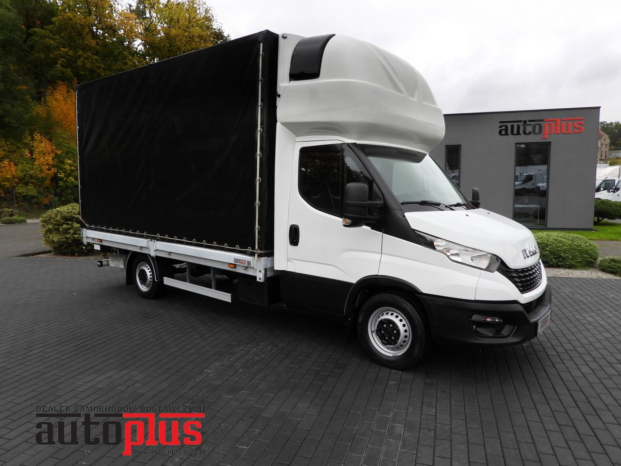 IVECO DAILY 35S18 TARPAULIN LIFT 8 PALLETS WEBASTO CRUISE CONTROL AIR CONDITIONING 180HP - Schuifzeilen bestelwagen: afbeelding 1 IVECO DAILY 35S18 TARPAULIN LIFT 8 PALLETS WEBASTO CRUISE CONTROL AIR CONDITIONING 180HP - Schuifzeilen bestelwagen: afbeelding 1