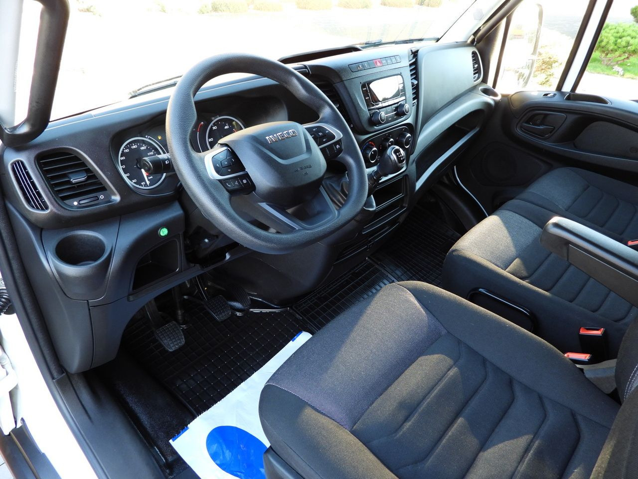 IVECO DAILY 50C16 TARPAULIN 10 PALLETS CRUISE CONTROL TWIN WHEELS AIR CONDITIONING 160HP - Schuifzeilen bestelwagen: afbeelding 2 IVECO DAILY 50C16 TARPAULIN 10 PALLETS CRUISE CONTROL TWIN WHEELS AIR CONDITIONING 160HP - Schuifzeilen bestelwagen: afbeelding 2