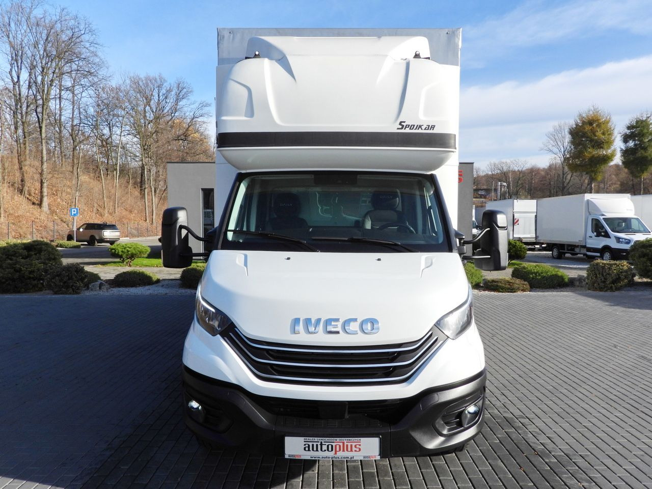 IVECO DAILY 70C18 TARPAULIN LIFT 16 PALLETS WEBASTO CRUISE CONTROL NAVIGATION LED LIGHTS PNEUMATICS AUTOMATIC TRANSMISSION HI-MATIC TWIN WHEELS AIR CONDITIONING 180HP - Schuifzeilen vrachtwagen: afbeelding 5 IVECO DAILY 70C18 TARPAULIN LIFT 16 PALLETS WEBASTO CRUISE CONTROL NAVIGATION LED LIGHTS PNEUMATICS AUTOMATIC TRANSMISSION HI-MATIC TWIN WHEELS AIR CONDITIONING 180HP - Schuifzeilen vrachtwagen: afbeelding 5