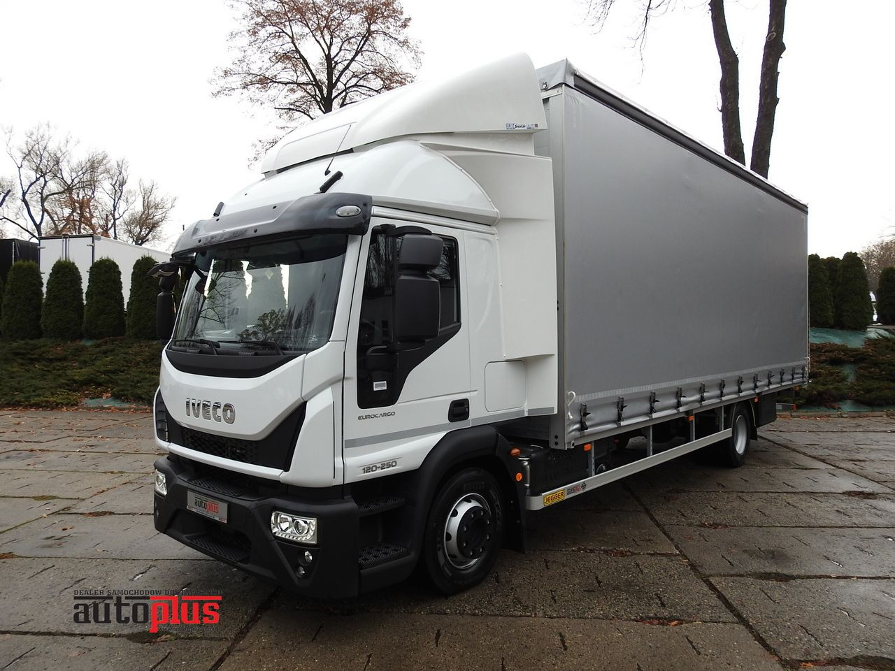 IVECO EUROCARGO 120-250 NEW TARPAULIN LIFT 18 PALLETS WEBASTO CRUISE CONTROL AIR CONDITIONING LED LIGHTS PNEUMATICS AUTOMATIC TRANSMISSION HI-MATIC 250HP - Schuifzeilen bestelwagen: afbeelding 1 IVECO EUROCARGO 120-250 NEW TARPAULIN LIFT 18 PALLETS WEBASTO CRUISE CONTROL AIR CONDITIONING LED LIGHTS PNEUMATICS AUTOMATIC TRANSMISSION HI-MATIC 250HP - Schuifzeilen bestelwagen: afbeelding 1