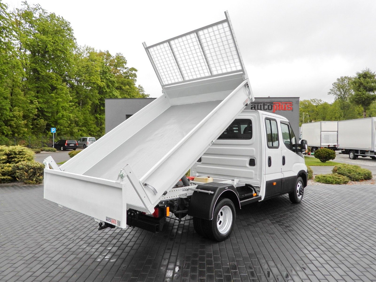 Iveco DAILY 35C13 KIPPER DOPPELKABINE DOKA 7 SITZE A/C - Kipper bestelwagen, Bestelwagen met dubbele cabine: afbeelding 3 Iveco DAILY 35C13 KIPPER DOPPELKABINE DOKA 7 SITZE A/C - Kipper bestelwagen, Bestelwagen met dubbele cabine: afbeelding 3