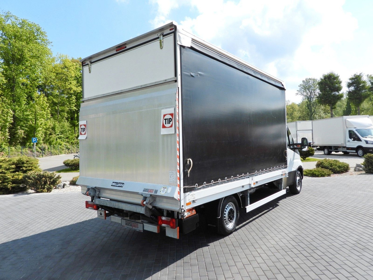 Iveco DAILY 35S18 PRITSCHE PLANE AUFZUG 8 PALETTEN - Schuifzeilen bestelwagen: afbeelding 3 Iveco DAILY 35S18 PRITSCHE PLANE AUFZUG 8 PALETTEN - Schuifzeilen bestelwagen: afbeelding 3