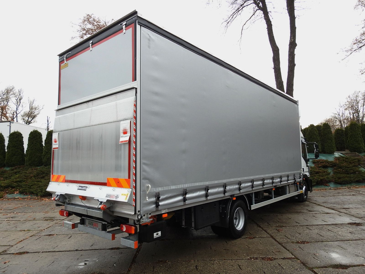Iveco EUROCARGO 120-250 PRITSCHE PLANE 18 PALETTEN A/C - Schuifzeilen vrachtwagen: afbeelding 3 Iveco EUROCARGO 120-250 PRITSCHE PLANE 18 PALETTEN A/C - Schuifzeilen vrachtwagen: afbeelding 3