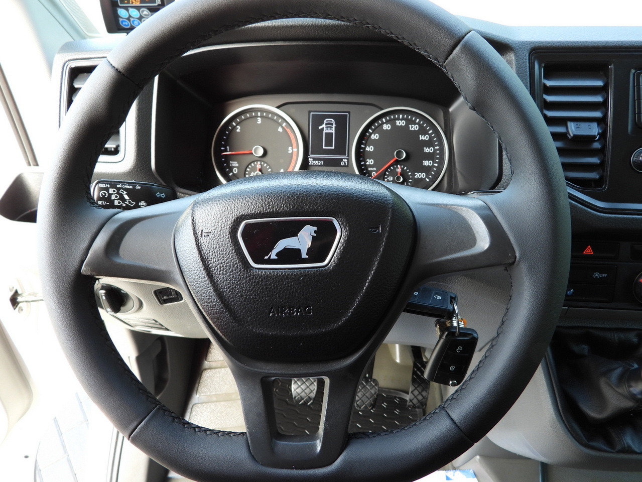 Koelwagen MAN TGE 3.140 REGRIGERATOR BOX -1*C 8 PALLETS HEATING FUNCTION CRUISE CONTROL PNEUMATICS AIR CONDITIONING 140HP: afbeelding 33 Koelwagen MAN TGE 3.140 REGRIGERATOR BOX -1*C 8 PALLETS HEATING FUNCTION CRUISE CONTROL PNEUMATICS AIR CONDITIONING 140HP: afbeelding 33