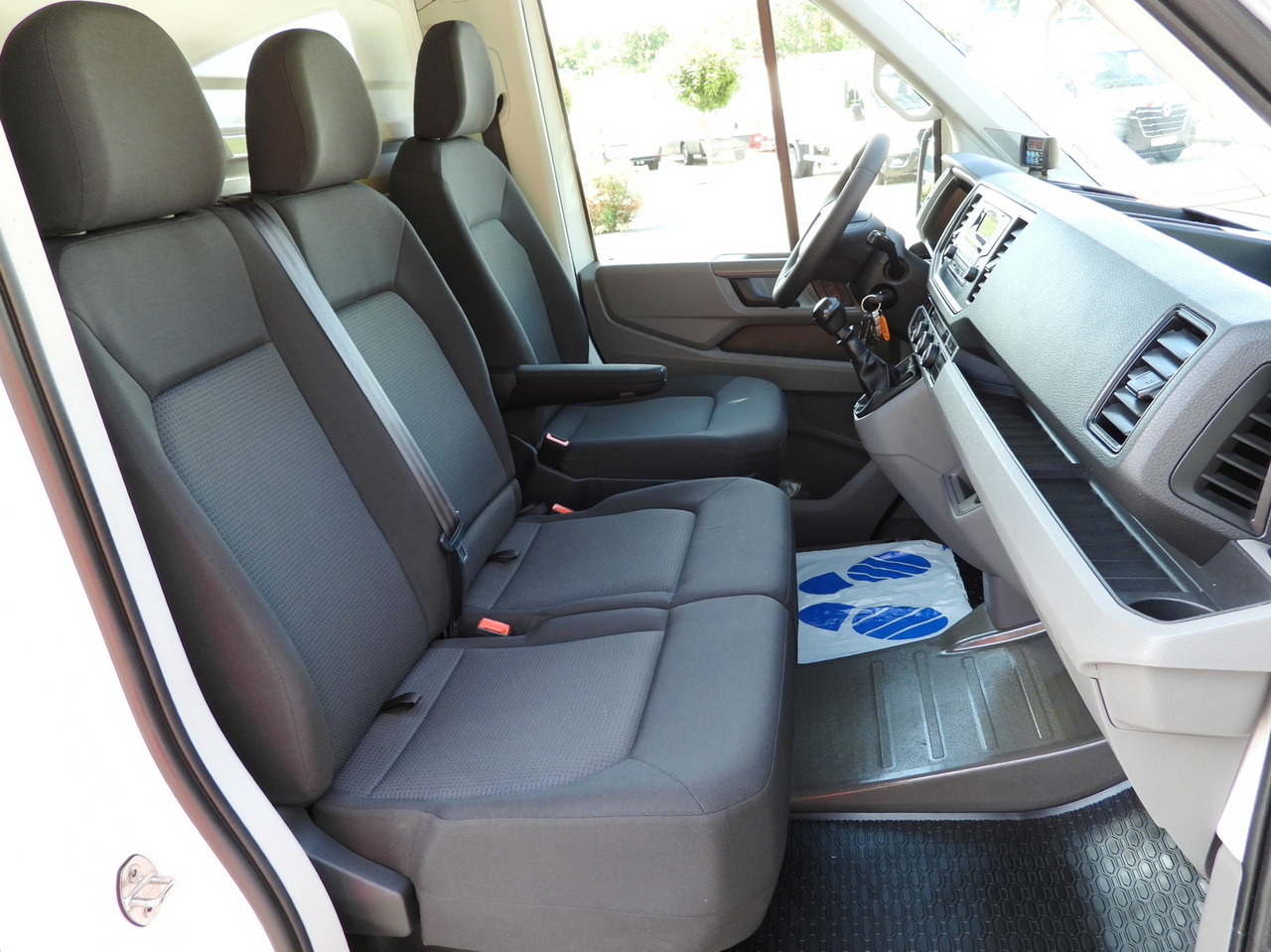 Koelwagen MAN TGE 3.140 REGRIGERATOR BOX -1*C 8 PALLETS HEATING FUNCTION CRUISE CONTROL PNEUMATICS AIR CONDITIONING 140HP: afbeelding 43 Koelwagen MAN TGE 3.140 REGRIGERATOR BOX -1*C 8 PALLETS HEATING FUNCTION CRUISE CONTROL PNEUMATICS AIR CONDITIONING 140HP: afbeelding 43