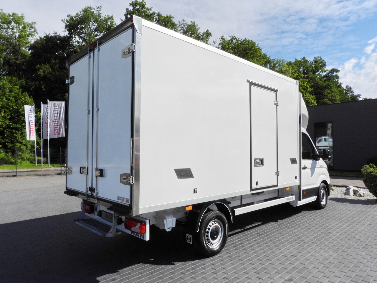 Koelwagen MAN TGE 3.140 REGRIGERATOR BOX -1*C 8 PALLETS HEATING FUNCTION CRUISE CONTROL PNEUMATICS AIR CONDITIONING 140HP: afbeelding 13 Koelwagen MAN TGE 3.140 REGRIGERATOR BOX -1*C 8 PALLETS HEATING FUNCTION CRUISE CONTROL PNEUMATICS AIR CONDITIONING 140HP: afbeelding 13