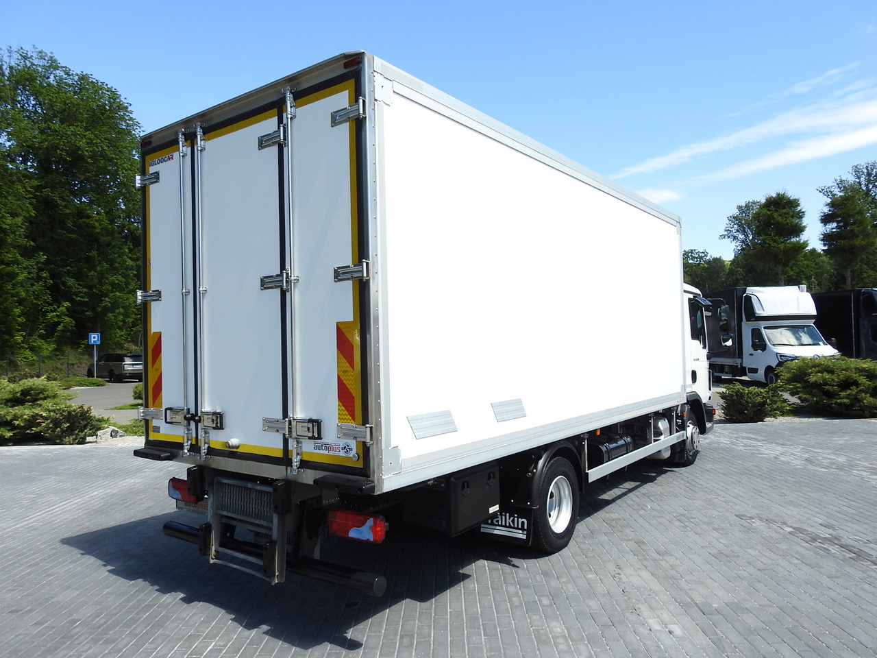 MAN TGL 10.180 REGRIGERATOR BOX -20*C 11 PALLETS POWER SUPPLY 230V AIR CONDITIONING PNEUMATICS TWIN WHEELS 180HP - Koelwagen vrachtwagen: afbeelding 3 MAN TGL 10.180 REGRIGERATOR BOX -20*C 11 PALLETS POWER SUPPLY 230V AIR CONDITIONING PNEUMATICS TWIN WHEELS 180HP - Koelwagen vrachtwagen: afbeelding 3