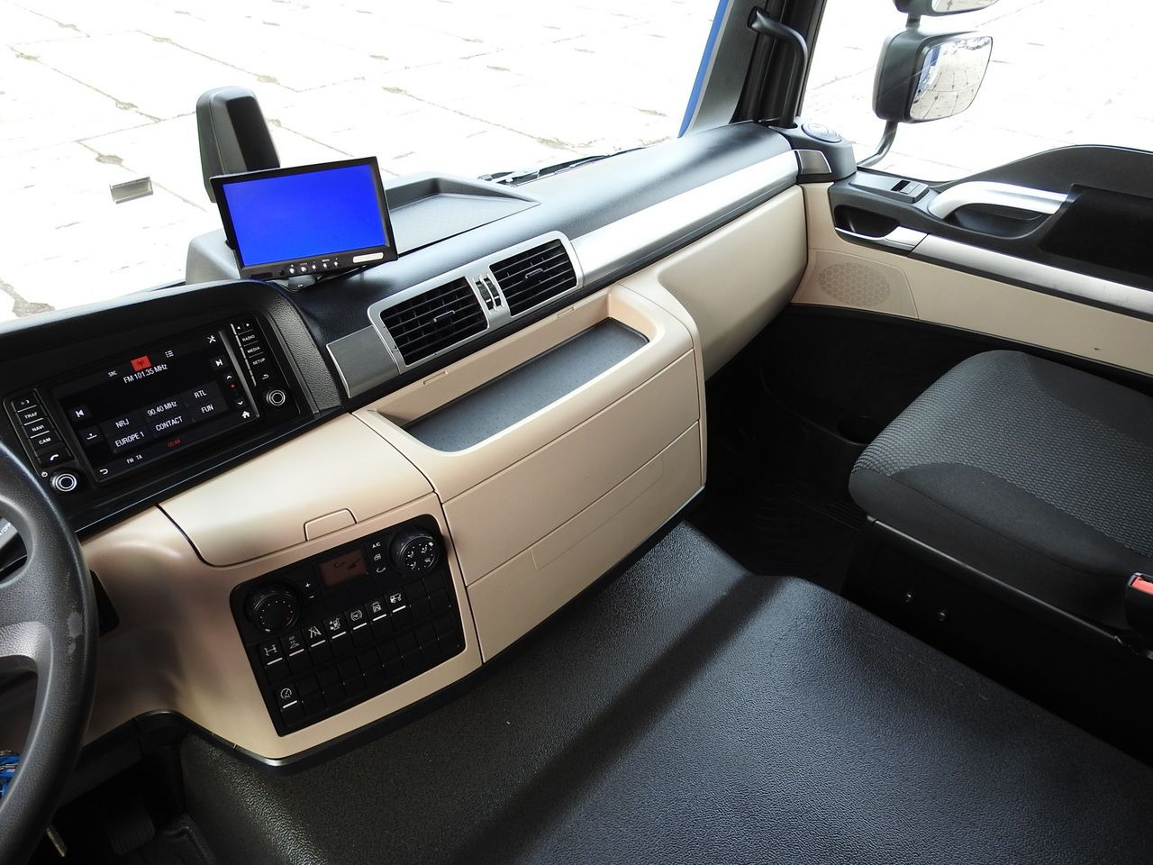 Bestelwagen gesloten laadbak MAN TGL 12.220 BOX LIFT 18 PALLETS CRUISE CONTROLAIR CONDITIONING PNEUMATICS AUTOMATIC TWIN WHEELS  220HP: afbeelding 37