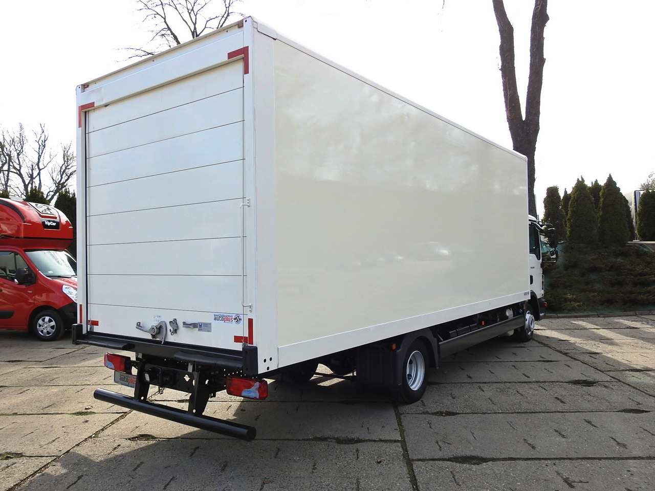 MAN TGL 8.18 BOX 16 PALLETS CRUISE CONTROL TWIN WHEELS 180HP - Bestelwagen gesloten laadbak: afbeelding 3 MAN TGL 8.18 BOX 16 PALLETS CRUISE CONTROL TWIN WHEELS 180HP - Bestelwagen gesloten laadbak: afbeelding 3