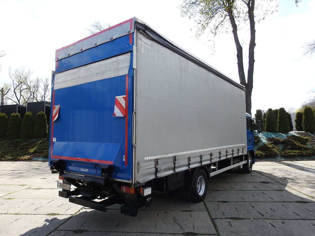 MAN TGM 15.290 TARPAULIN LIFT 18 PALLETS CRUISE CONTROL TWIN WHEELS AIR CONDITIONING 290HP - Schuifzeilen vrachtwagen: afbeelding 3 MAN TGM 15.290 TARPAULIN LIFT 18 PALLETS CRUISE CONTROL TWIN WHEELS AIR CONDITIONING 290HP - Schuifzeilen vrachtwagen: afbeelding 3