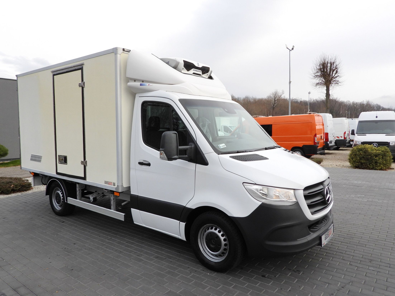 MERCEDES SPRINTER 314 REGRIGERATOR BOX -1*C CRUISE CONTROL NAVIGATION AIR CONDITIONING 140HP - Koelwagen: afbeelding 4 MERCEDES SPRINTER 314 REGRIGERATOR BOX -1*C CRUISE CONTROL NAVIGATION AIR CONDITIONING 140HP - Koelwagen: afbeelding 4