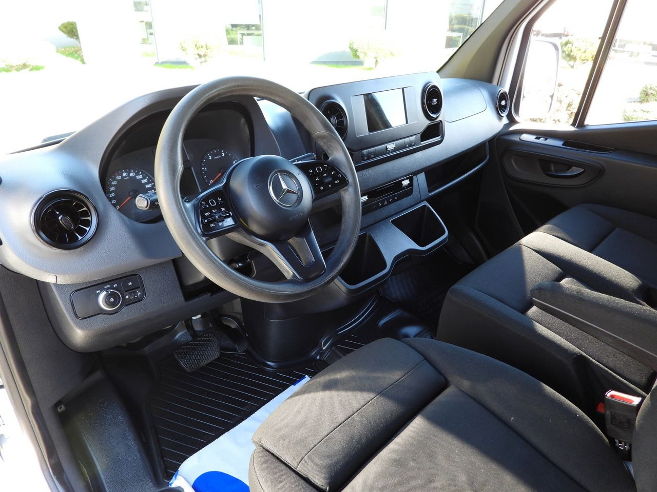 MERCEDES SPRINTER 316 BOX DELIVERY VAN 7 SEATS CRUISE CONTROL AUTOMATIC TRANSMISSION AIR CONDITIONING 160HP - Gesloten bestelwagen: afbeelding 3 MERCEDES SPRINTER 316 BOX DELIVERY VAN 7 SEATS CRUISE CONTROL AUTOMATIC TRANSMISSION AIR CONDITIONING 160HP - Gesloten bestelwagen: afbeelding 3