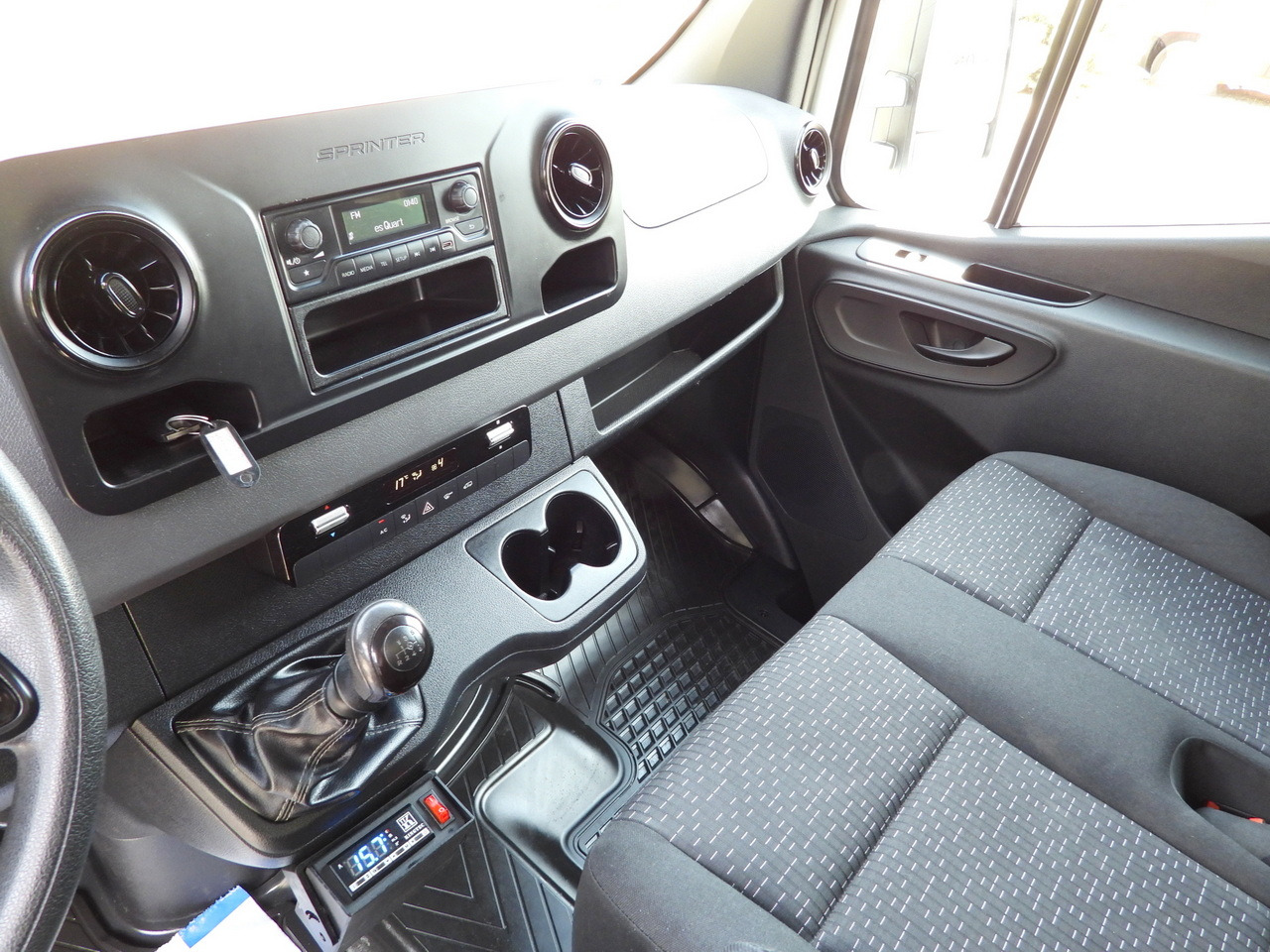 Koelwagen MERCEDES SPRINTER 316 REGRIGERATOR BOX 0*C LIFT 8 PALLETS CRUISE CONTROL PNEUMATICS AIR CONDITIONING  160HP: afbeelding 37 Koelwagen MERCEDES SPRINTER 316 REGRIGERATOR BOX 0*C LIFT 8 PALLETS CRUISE CONTROL PNEUMATICS AIR CONDITIONING  160HP: afbeelding 37