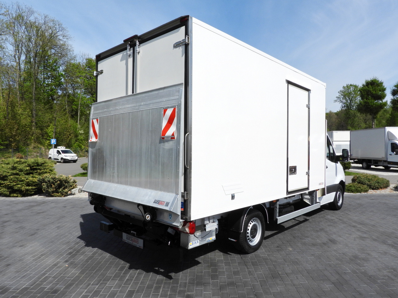 MERCEDES SPRINTER 316 REGRIGERATOR BOX 0*C LIFT 8 PALLETS CRUISE CONTROL PNEUMATICS AIR CONDITIONING  160HP - Koelwagen: afbeelding 3 MERCEDES SPRINTER 316 REGRIGERATOR BOX 0*C LIFT 8 PALLETS CRUISE CONTROL PNEUMATICS AIR CONDITIONING  160HP - Koelwagen: afbeelding 3