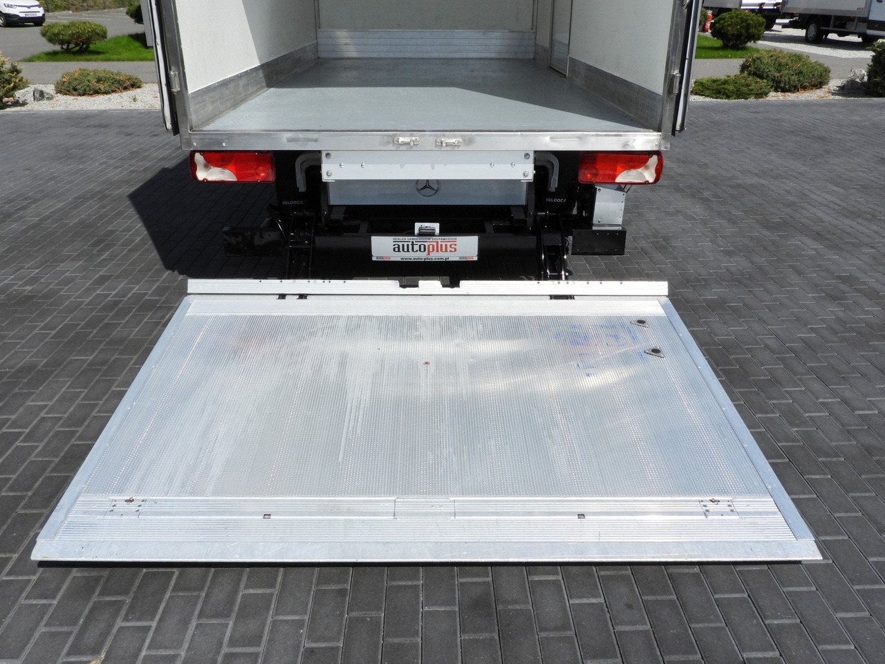 Koelwagen MERCEDES SPRINTER 316 REGRIGERATOR BOX 0*C LIFT 8 PALLETS CRUISE CONTROL PNEUMATICS AIR CONDITIONING  160HP: afbeelding 22 Koelwagen MERCEDES SPRINTER 316 REGRIGERATOR BOX 0*C LIFT 8 PALLETS CRUISE CONTROL PNEUMATICS AIR CONDITIONING  160HP: afbeelding 22