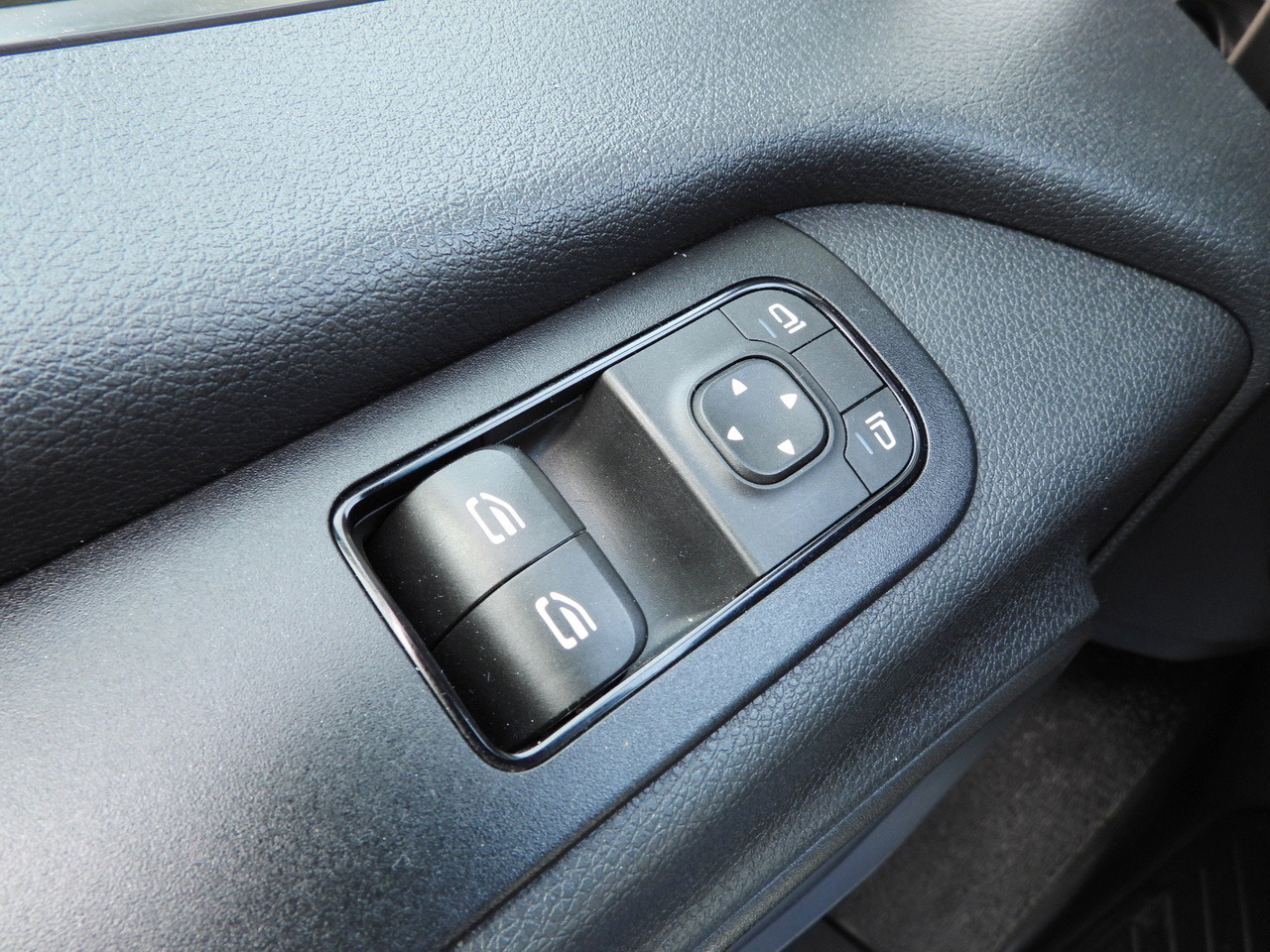 Koelwagen MERCEDES SPRINTER 316 REGRIGERATOR BOX 0*C LIFT 8 PALLETS CRUISE CONTROL PNEUMATICS AIR CONDITIONING  160HP: afbeelding 29 Koelwagen MERCEDES SPRINTER 316 REGRIGERATOR BOX 0*C LIFT 8 PALLETS CRUISE CONTROL PNEUMATICS AIR CONDITIONING  160HP: afbeelding 29