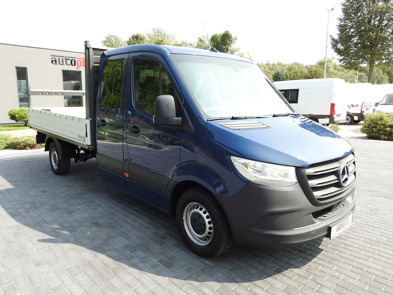 MERCEDES SPRINTER 316 STAKE BODY DOUBLE CABIN DOKA 7 SEATS AIR CONDITIONING 160HP - Bestelwagen met dubbele cabine: afbeelding 4 MERCEDES SPRINTER 316 STAKE BODY DOUBLE CABIN DOKA 7 SEATS AIR CONDITIONING 160HP - Bestelwagen met dubbele cabine: afbeelding 4