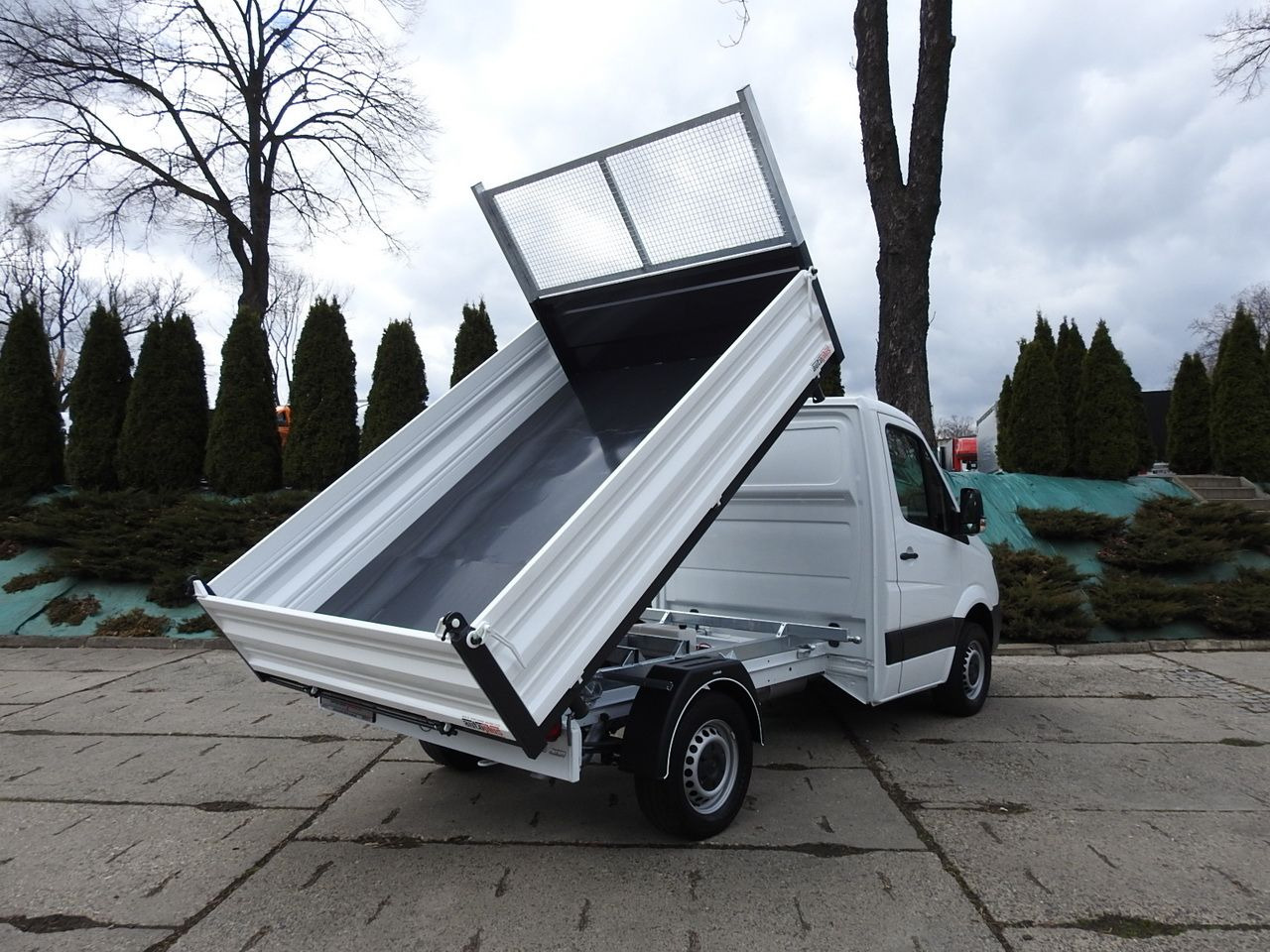 MERCEDES SPRINTER 316 THREE-WAY TIPPER CRUISE CONTROL AUTOMATIC TRANSMISSION AIR CONDITIONING 160HP - Kipper bestelwagen: afbeelding 3 MERCEDES SPRINTER 316 THREE-WAY TIPPER CRUISE CONTROL AUTOMATIC TRANSMISSION AIR CONDITIONING 160HP - Kipper bestelwagen: afbeelding 3