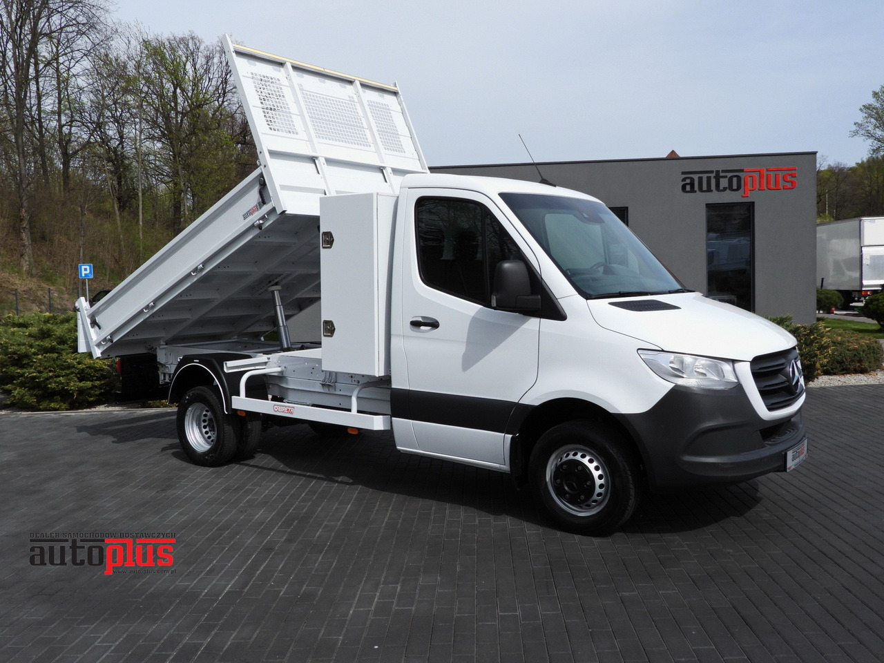 MERCEDES SPRINTER 516 TIPPER CRUISE CONTROL TWIN WHEELS AIR CONDITIONING 160HP - Kipper bestelwagen: afbeelding 1 MERCEDES SPRINTER 516 TIPPER CRUISE CONTROL TWIN WHEELS AIR CONDITIONING 160HP - Kipper bestelwagen: afbeelding 1