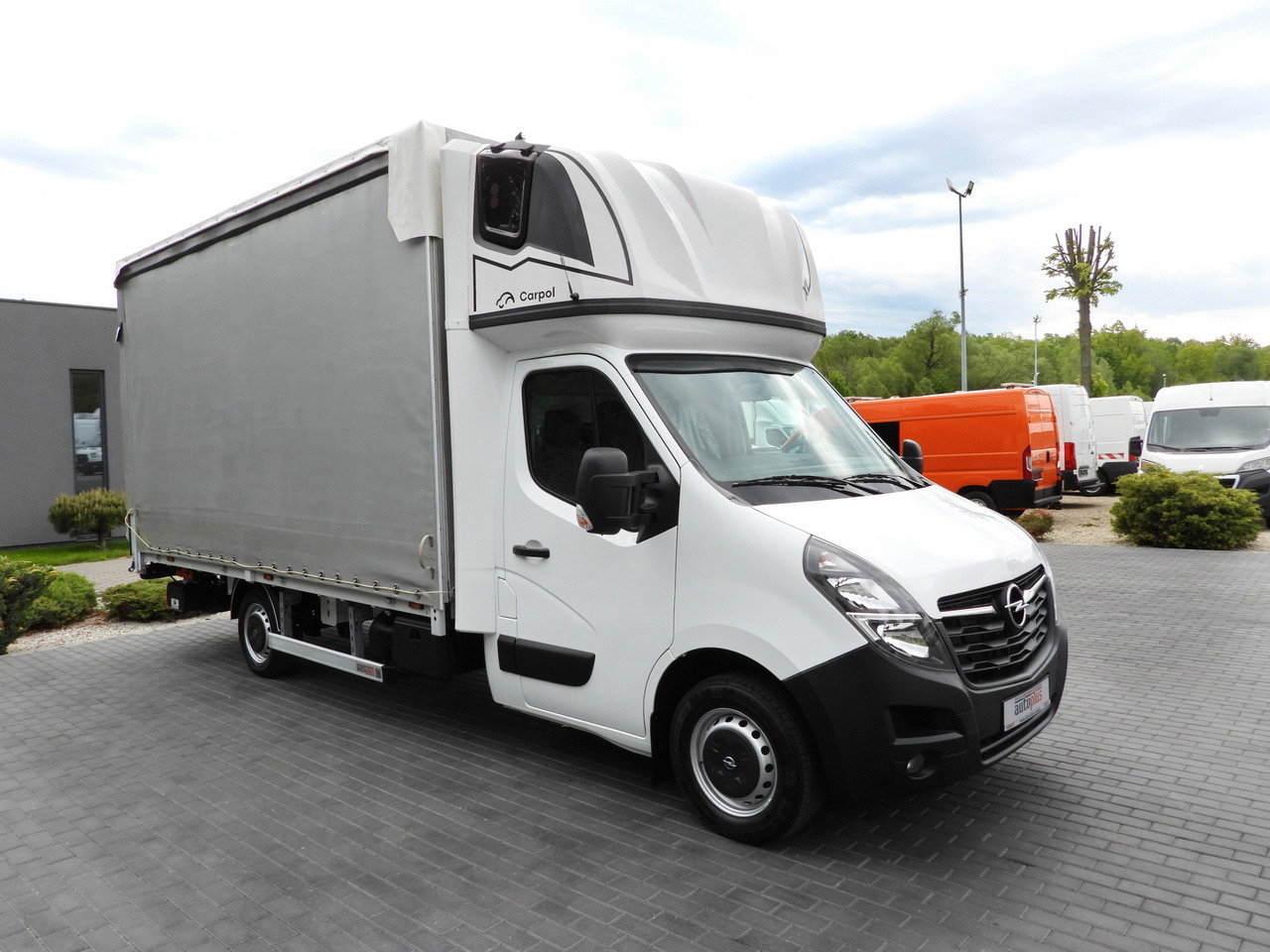 OPEL MOVANO  TARPAULIN LIFT 9 PALLETS WEBASTO CRUISE CONTROL LED LIGHTS PNEUMATICS AIR CONDITIONING  165HP - Schuifzeilen bestelwagen: afbeelding 4 OPEL MOVANO  TARPAULIN LIFT 9 PALLETS WEBASTO CRUISE CONTROL LED LIGHTS PNEUMATICS AIR CONDITIONING  165HP - Schuifzeilen bestelwagen: afbeelding 4