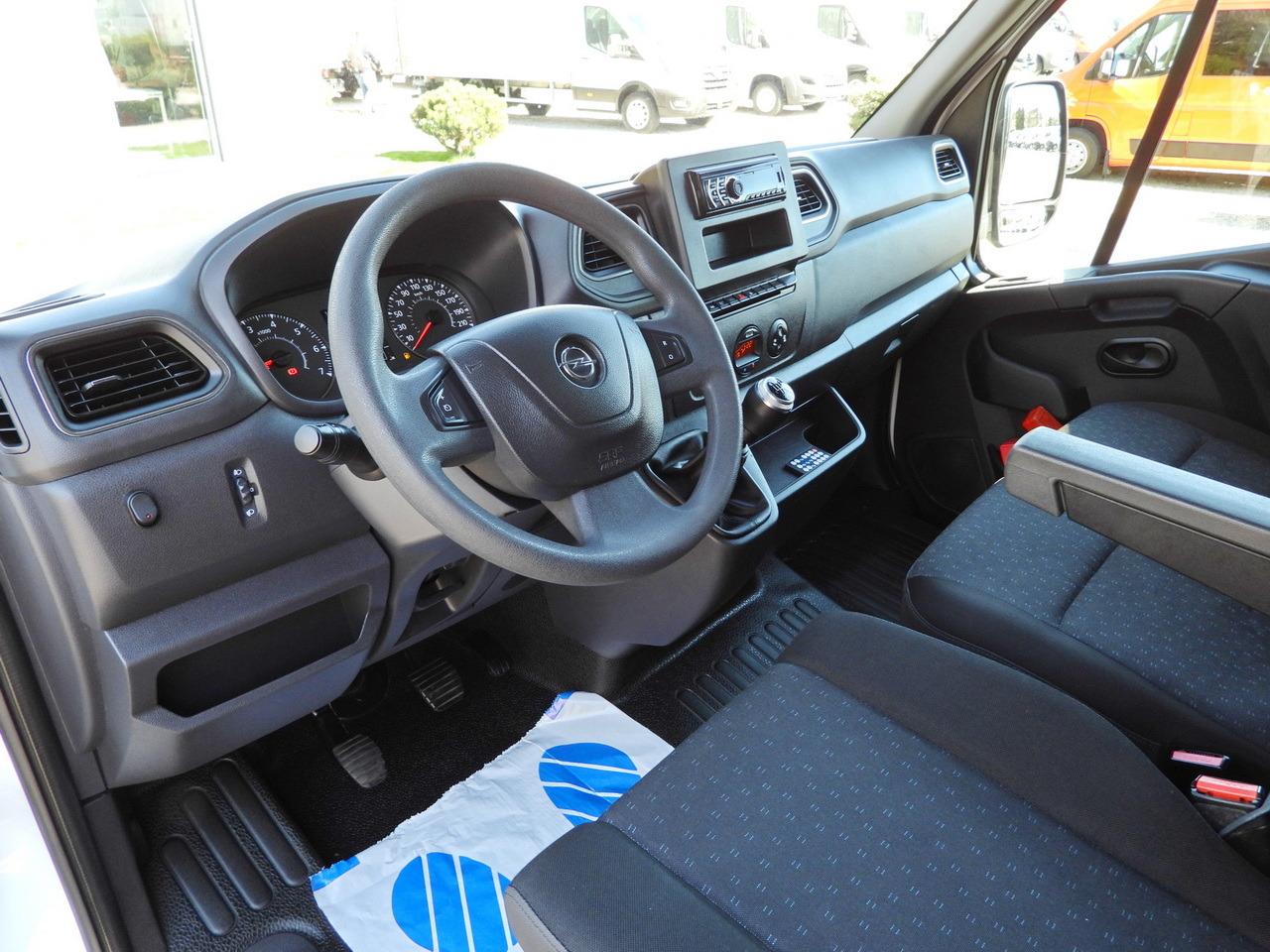 OPEL MOVANO  TARPAULIN LIFT 9 PALLETS WEBASTO CRUISE CONTROL LED LIGHTS PNEUMATICS AIR CONDITIONING  165HP - Schuifzeilen bestelwagen: afbeelding 2 OPEL MOVANO  TARPAULIN LIFT 9 PALLETS WEBASTO CRUISE CONTROL LED LIGHTS PNEUMATICS AIR CONDITIONING  165HP - Schuifzeilen bestelwagen: afbeelding 2