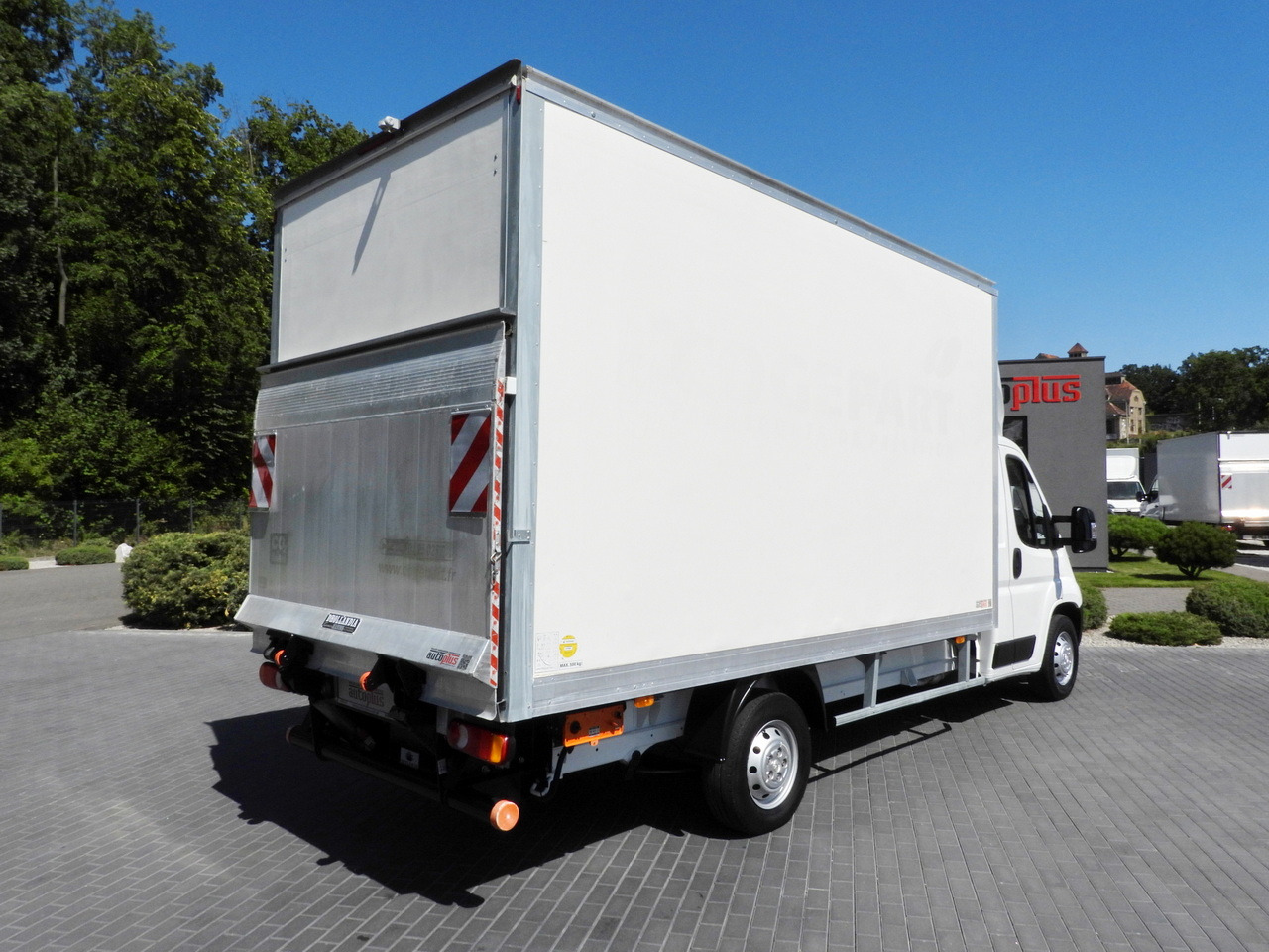 PEUGEOT BOXER BOX LIFT 8 PALLETS CRUISE CONTROL AIR CONDITIONING 130HP - Bestelwagen gesloten laadbak: afbeelding 3 PEUGEOT BOXER BOX LIFT 8 PALLETS CRUISE CONTROL AIR CONDITIONING 130HP - Bestelwagen gesloten laadbak: afbeelding 3